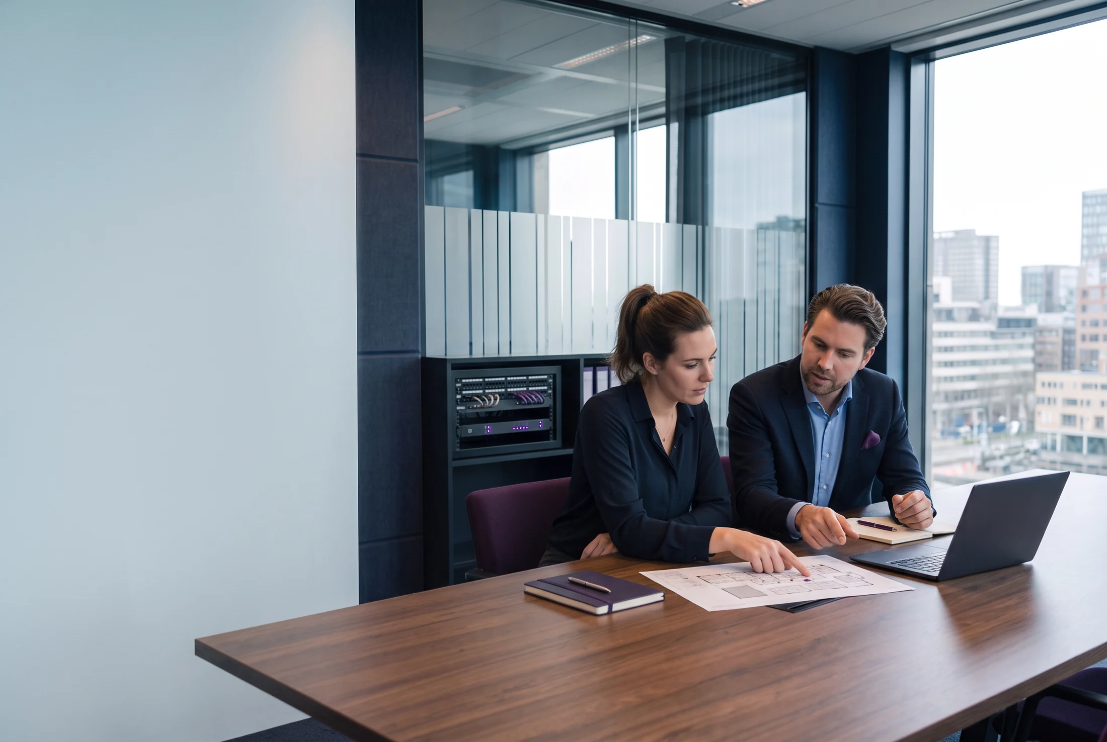 Collega's stemmen connectiviteit en werkprocessen af voor meerdere locaties
